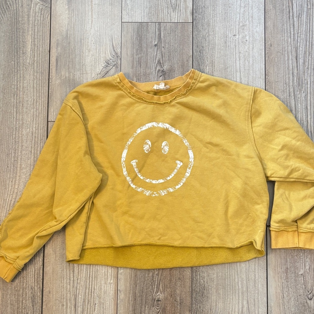 Women’s Large Yellow Smiley Face Cropped Sweatshirt